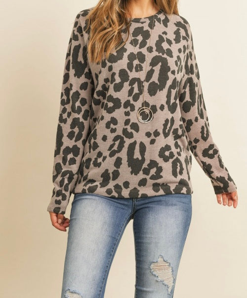 Mocha lightweight leopard pullover top